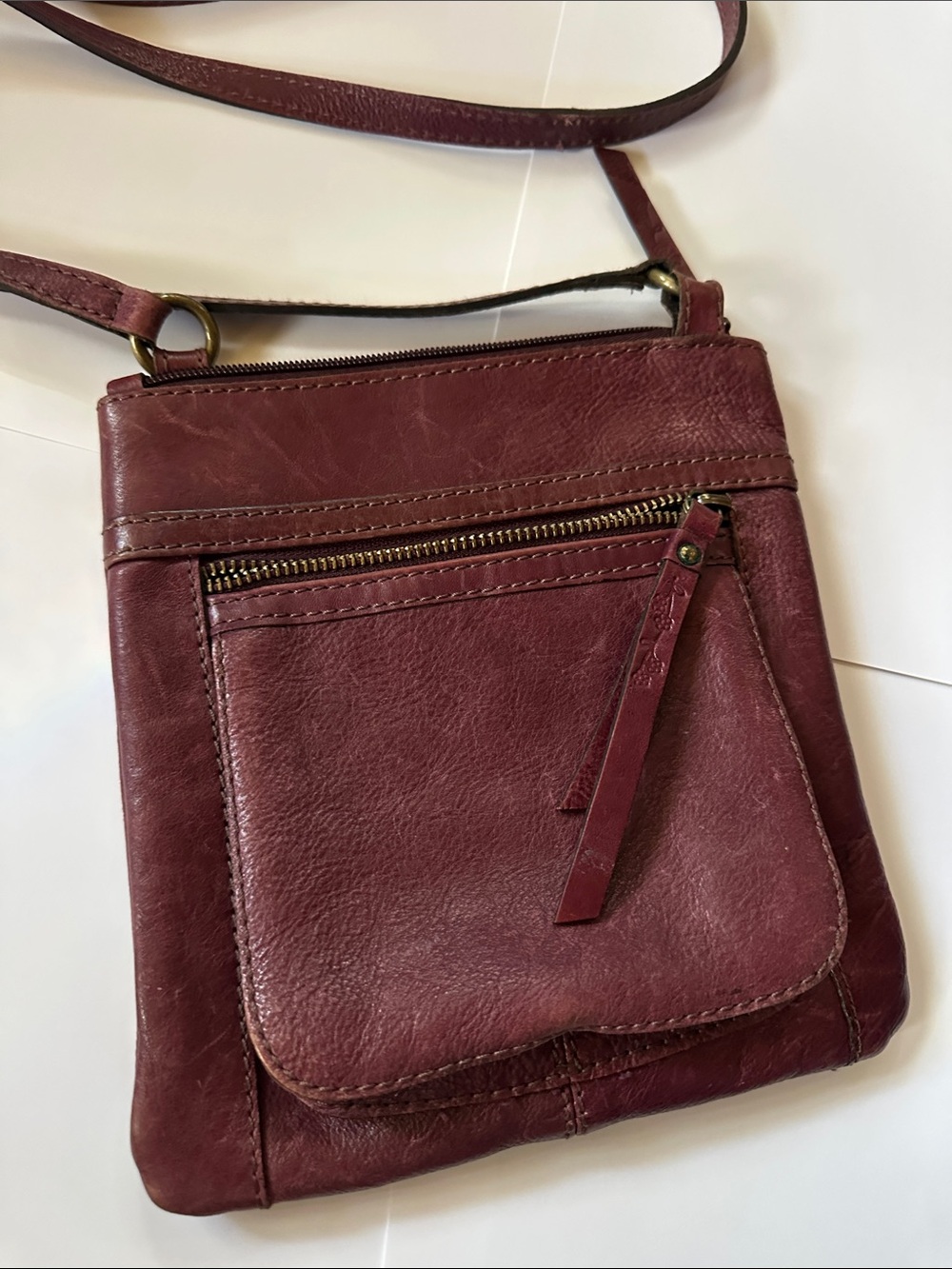Fossil Women's Crossbody Leather Bag in Burgundy